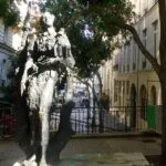 Paris - statuia lui Mihai Eminescu Paris - statuia lui Mihai Eminescu
