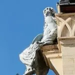 Menestrel - statuie în Centrul Vechi din Baia Mare